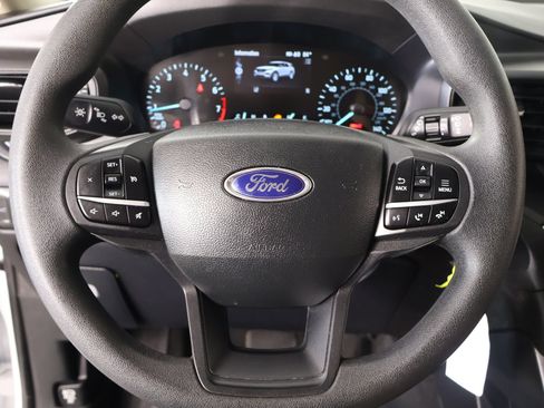 Used 2022 Ford Explorer 4WD image 3