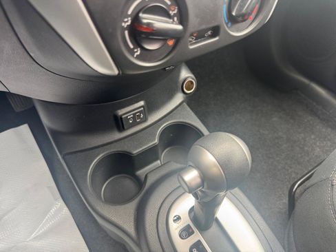 Used 2019 Nissan Versa SV FWD image 16