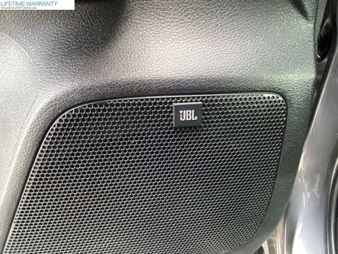 Used 2023 Toyota Tacoma Limited image 21