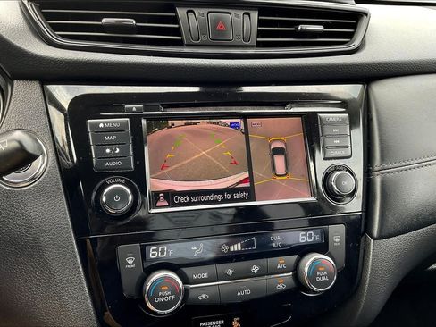 Used 2018 Nissan Rogue SL w/ Premium Package AWD/4WD image 27