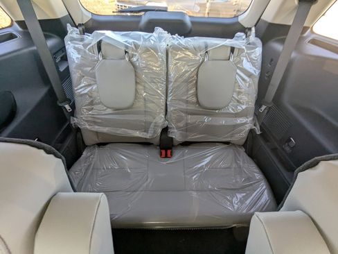 New 2026 Ford Explorer Active w/ Active Comfort Package image 15