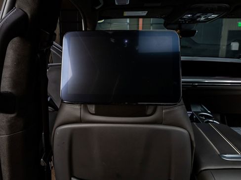 Used 2025 Cadillac Escalade V w/ LPO, ONYX Package image 30