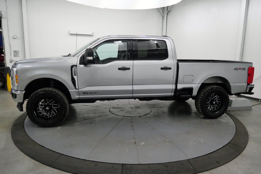 Used 2023 Ford F250 XLT AWD/4WD image 5