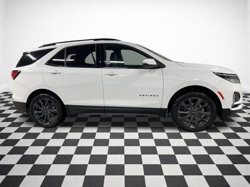 Certified 2024 Chevrolet Equinox RS image 2