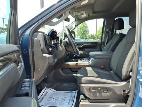 Used 2025 Chevrolet Silverado 3500 LT w/ Convenience Package AWD/4WD image 16