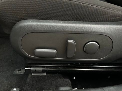 Used 2025 Hyundai Kona SEL image 11