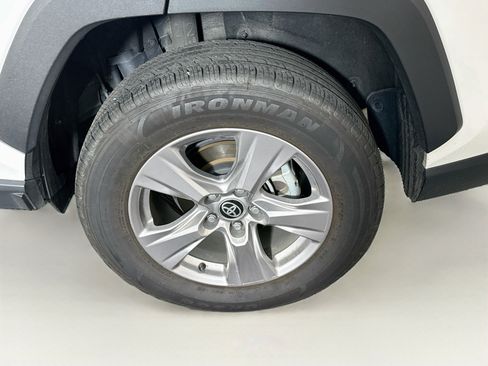 Used 2025 Toyota RAV4 XLE FWD image 11