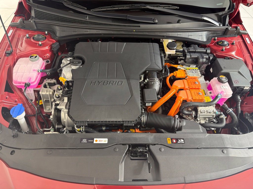 Certified 2025 Hyundai Elantra Hybrid FWD image 10
