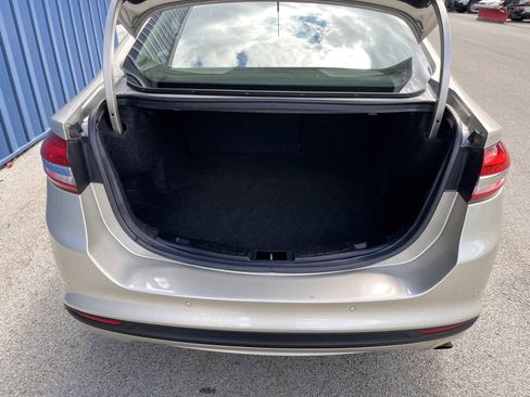 Used 2018 Ford Fusion SE w/ Equipment Group 201A image 7