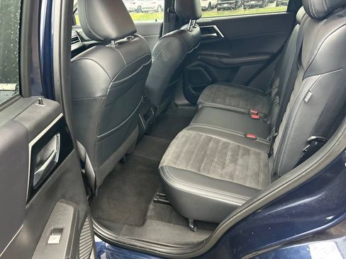 Used 2024 Mitsubishi Outlander SE FWD image 10