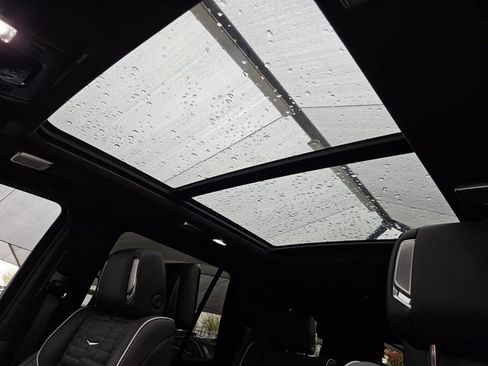 Used 2025 Cadillac Escalade V w/ LPO, ONYX Package image 9