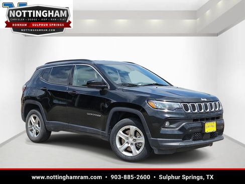 Used 2024 Jeep Compass Latitude AWD/4WD image 1