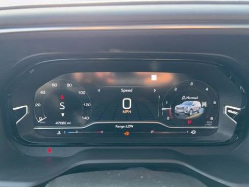 Used 2022 GMC Yukon XL Denali image 12