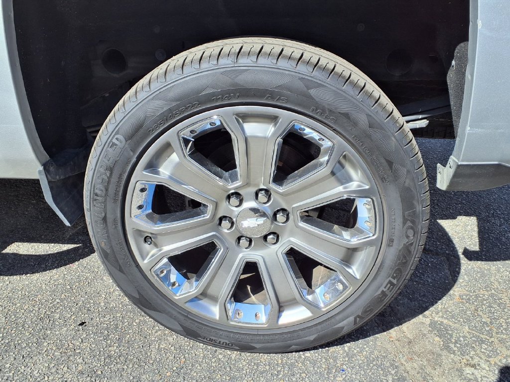 Used 2018 Chevrolet Silverado 1500 LT w/ All Star Edition RWD image 19