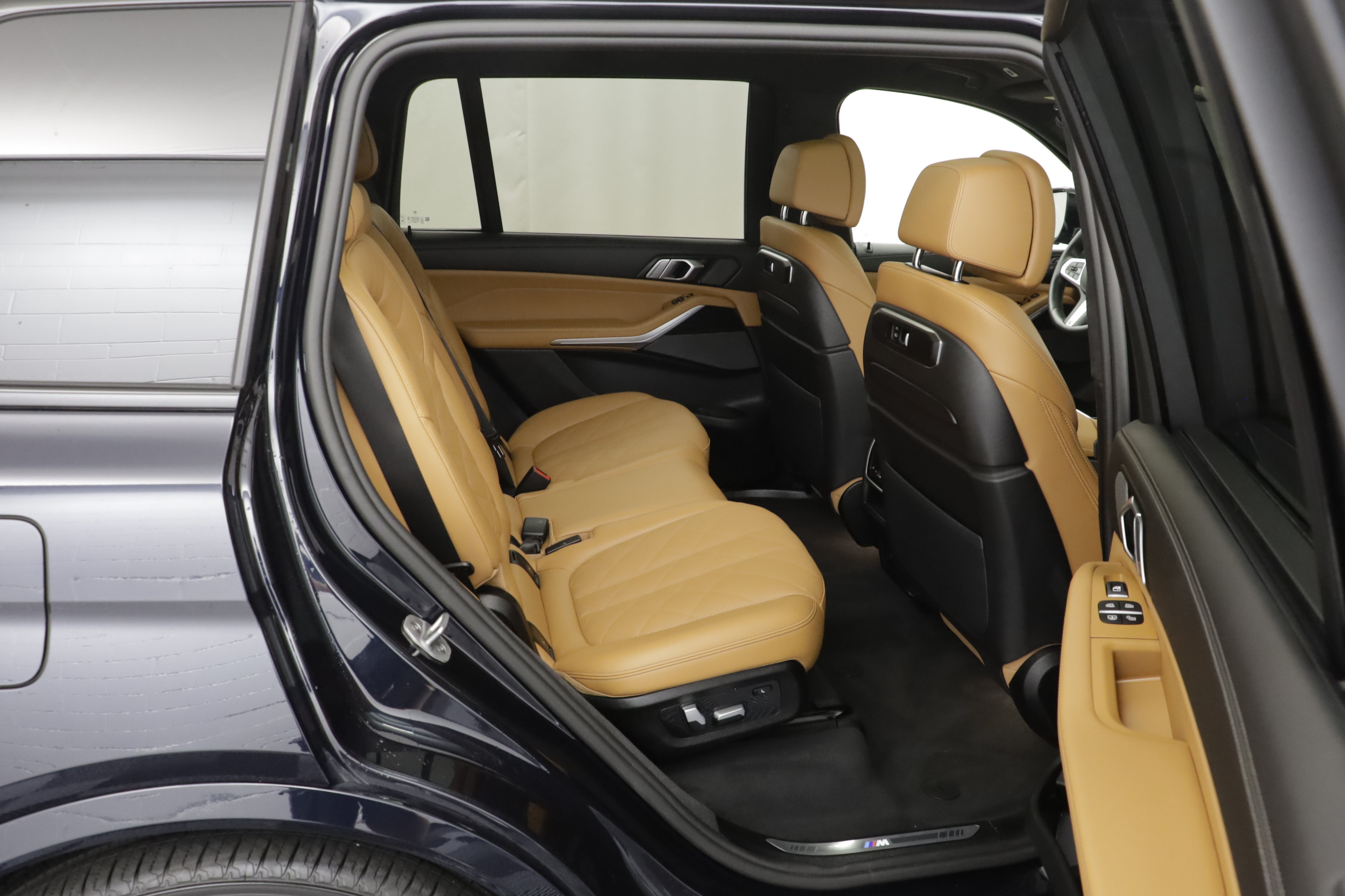 Used 2026 BMW X7 xDrive40i w/ M Sport Package AWD/4WD image 24