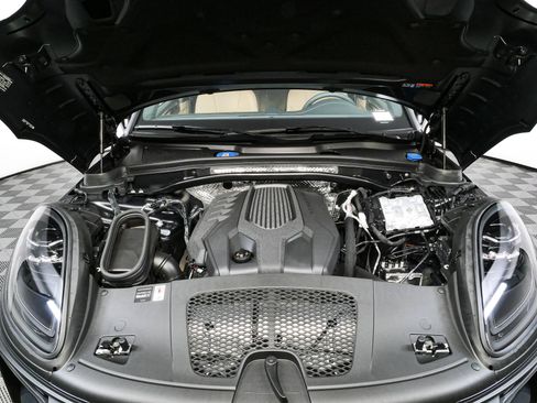 New 2026 Porsche Macan AWD/4WD image 34