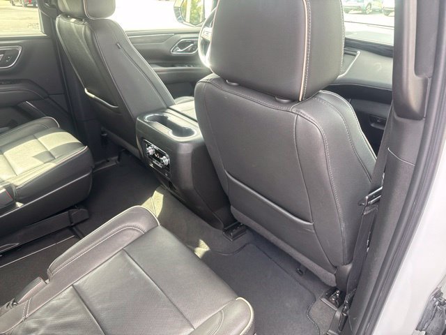 Used 2023 GMC Yukon SLT AWD/4WD image 18
