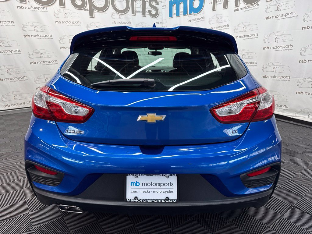Used 2017 Chevrolet Cruze LT FWD image 5