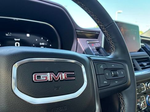 Used 2023 GMC Yukon XL AT4 w/ Technology Package AWD/4WD image 29