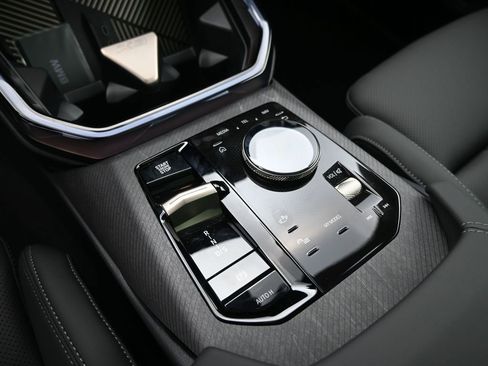 Used 2025 BMW X3 xDrive30i w/ Premium Package image 14