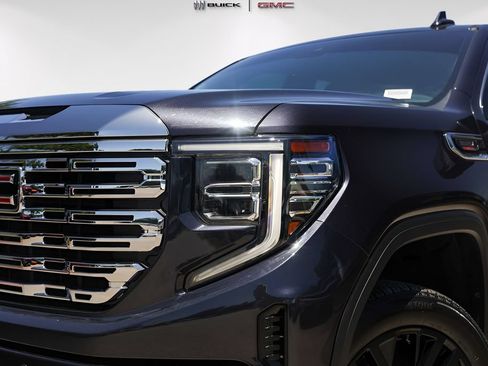Used 2022 GMC Sierra 1500 Denali AWD/4WD image 3