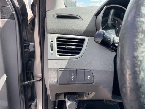 Used 2011 Hyundai Elantra Limited FWD image 33
