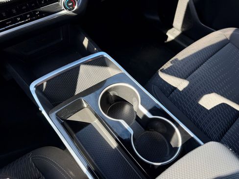 Used 2025 Chevrolet Equinox LT image 41