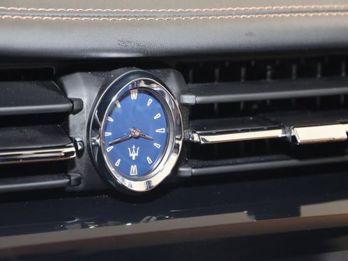 Used 2023 Maserati Quattroporte Modena Q4 image 45