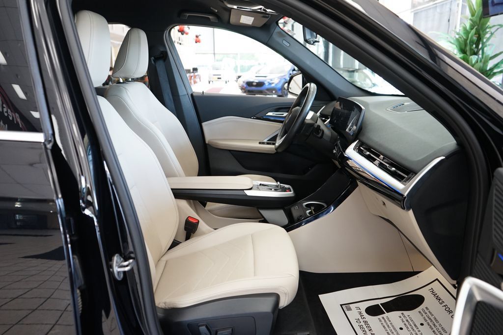 Used 2023 BMW X1 xDrive28i AWD/4WD image 41