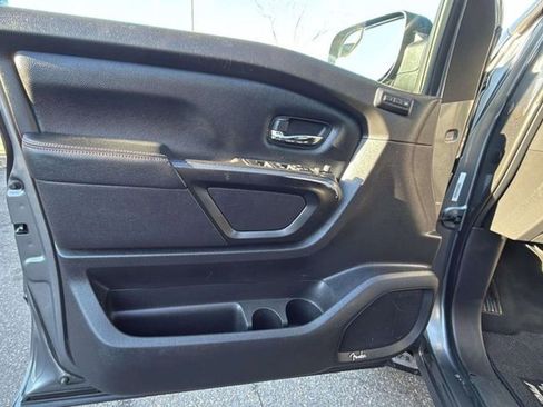 Used 2021 Nissan Titan PRO-4X w/ Pro-4x Convenience Package image 14
