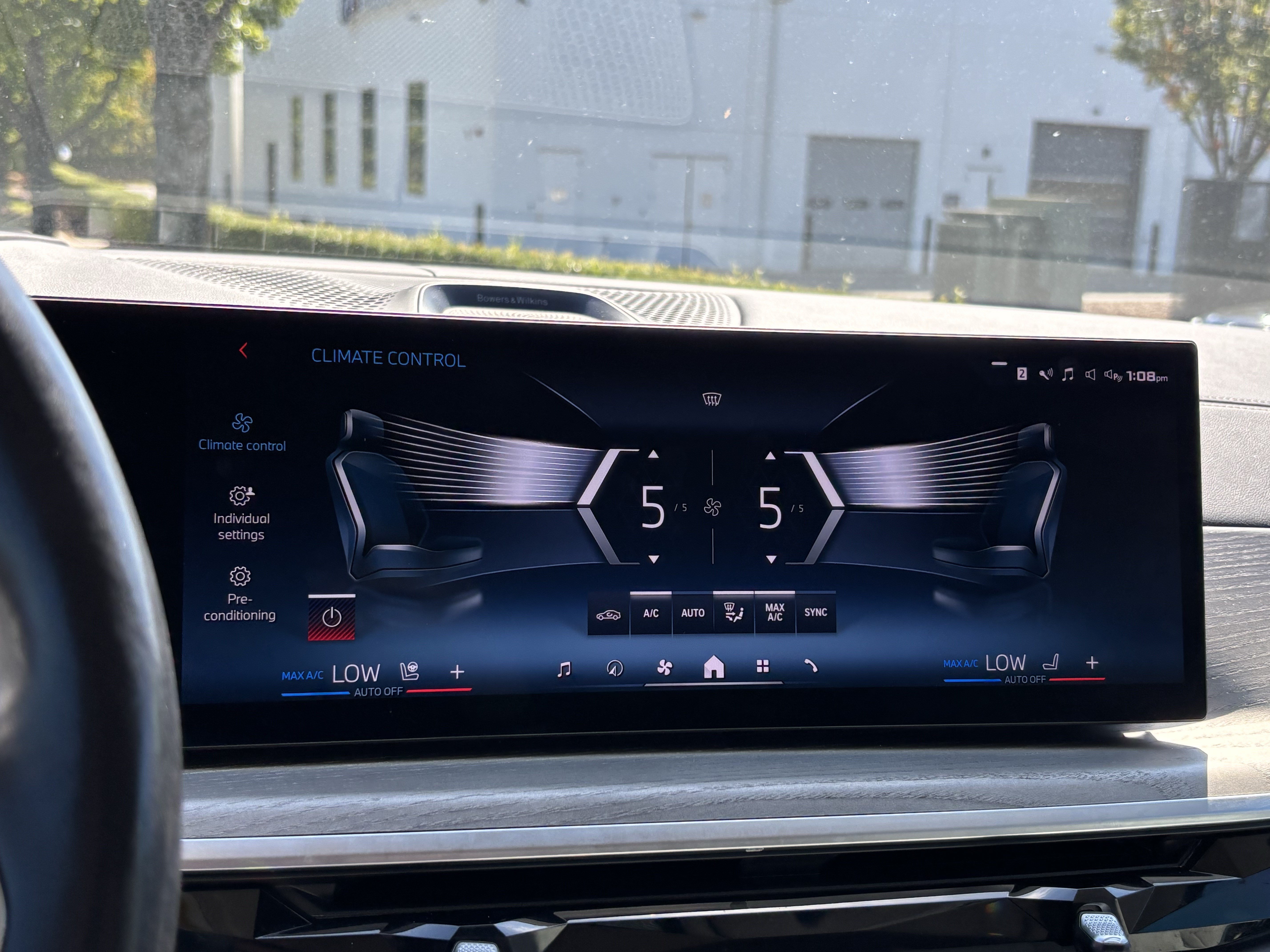 Certified 2024 BMW X7 M60i w/ Executive Package AWD/4WD image 29
