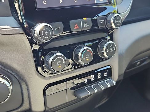 New 2026 RAM 1500 Express AWD/4WD image 25