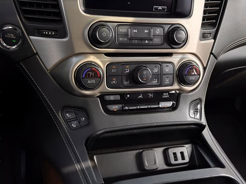 Used 2020 GMC Yukon Denali w/ Denali Ultimate Package RWD image 13