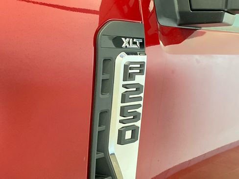 New 2026 Ford F250 XLT w/ FX4 Off-Road Package AWD/4WD image 8