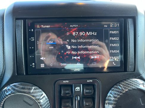 Used 2013 Jeep Wrangler Freedom Edition image 28