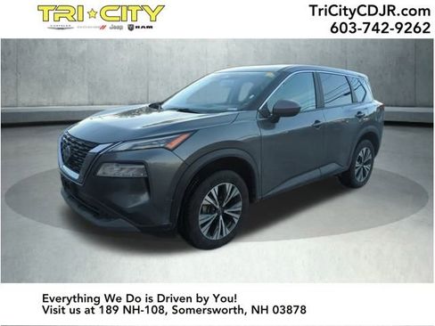 Used 2023 Nissan Rogue SV image 2