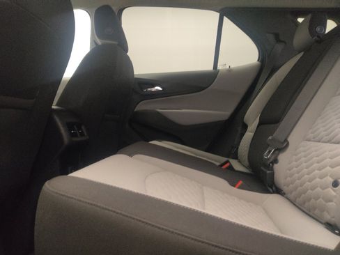 Used 2019 Chevrolet Equinox LT FWD image 18