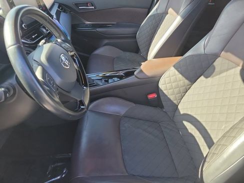 Used 2019 Toyota C-HR Limited image 19