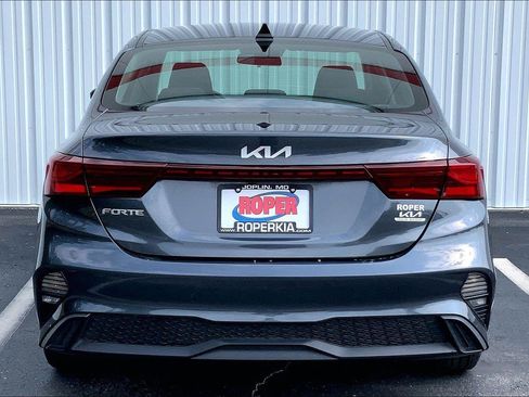 Used 2024 Kia Forte LXS w/ LXS Technology Package FWD image 4