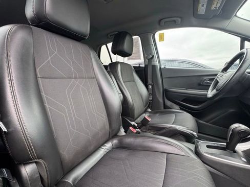 Used 2021 Chevrolet Trax LT image 13