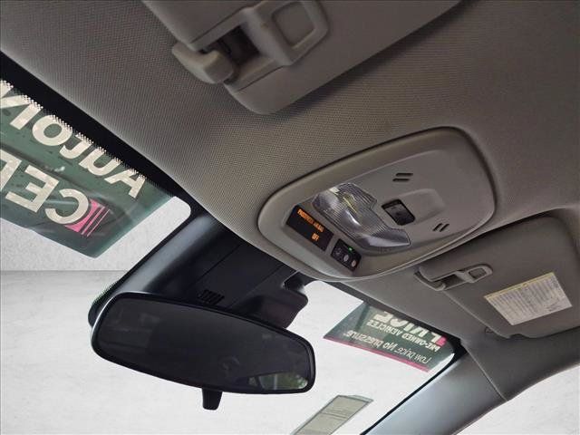 Used 2025 Chevrolet Trax LT FWD image 20