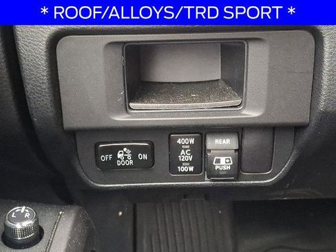 Used 2017 Toyota Tacoma TRD Sport AWD/4WD image 24