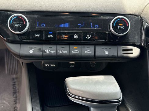 Used 2024 Hyundai Elantra SEL w/ Convenience Package FWD image 23