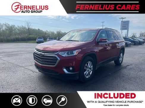 Used 2020 Chevrolet Traverse LT w/ Driver Confidence II Package AWD/4WD image 3