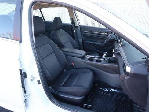 Used 2025 Nissan Altima 2.5 SV image 20