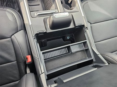 New 2025 Ford Expedition Max Platinum w/ Stealth Performance Package image 24