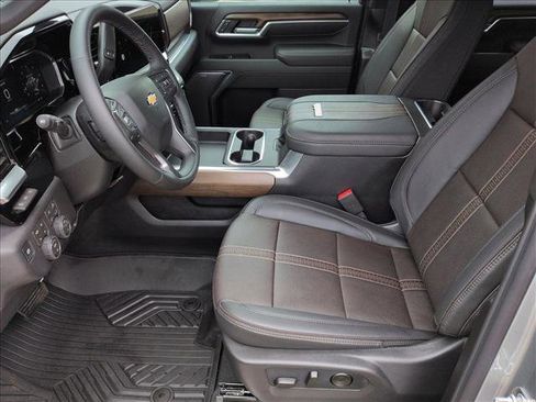 Used 2026 Chevrolet Silverado 2500 High Country w/ High Country Premium Package AWD/4WD image 24