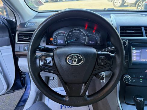 Used 2015 Toyota Camry LE FWD image 31