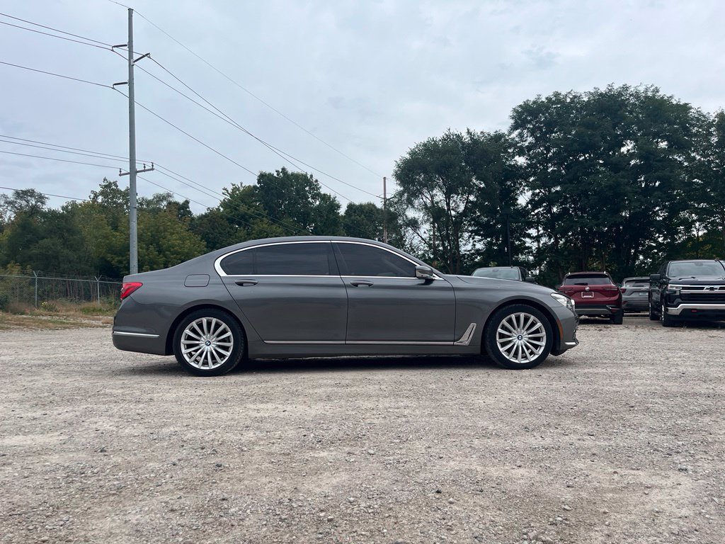 Used 2016 BMW 740i RWD image 8