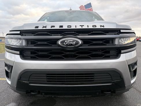 Used 2022 Ford Expedition Max Limited image 35